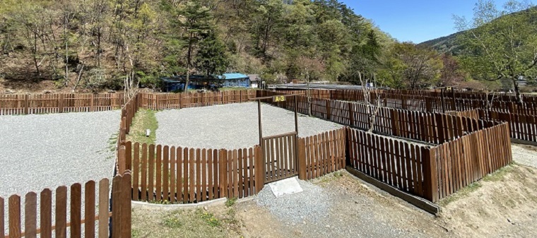 【山梨県】ドッグフリーサイトがあるキャンプ場(ウエストリバーオートキャンプ場)